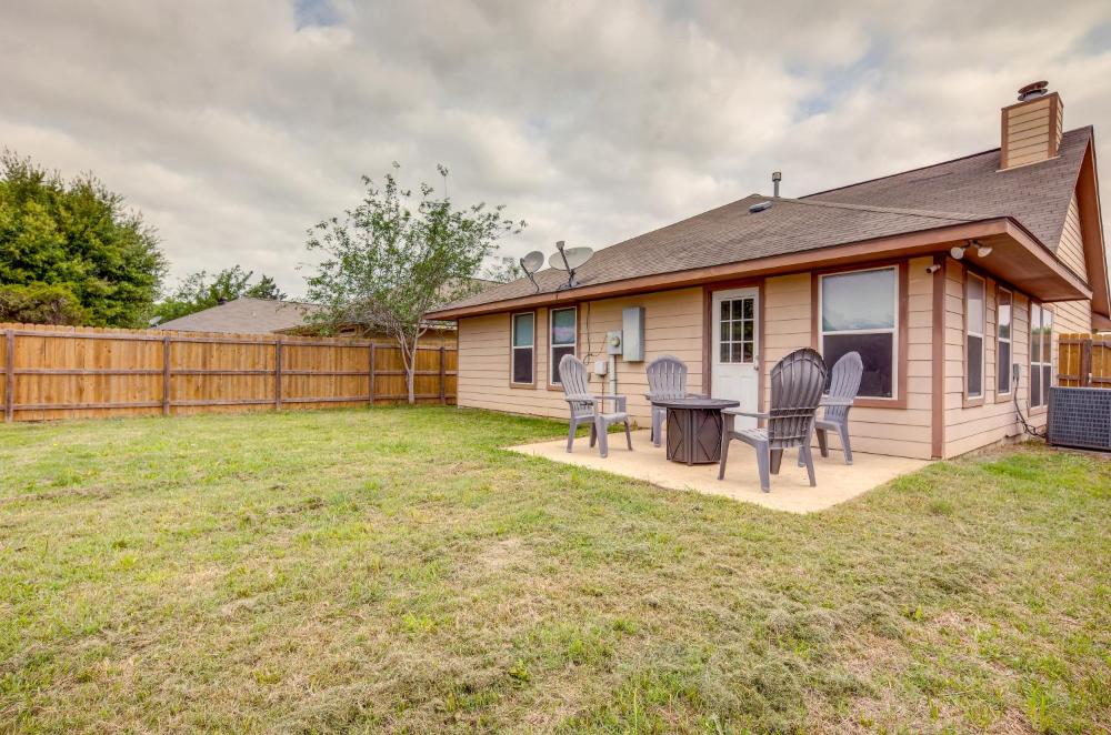 Pet-Friendly Texas Retreat with Fenced-In Yard!